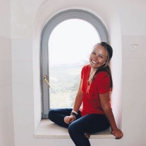 Meet your Posher, Avery